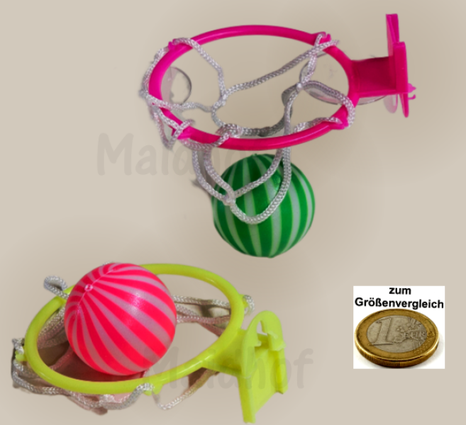 Basketballspiel mit Fangkorb und Ball